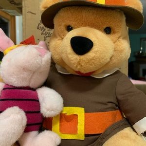 Thanksgiving Pilgrim Pooh with Piglet